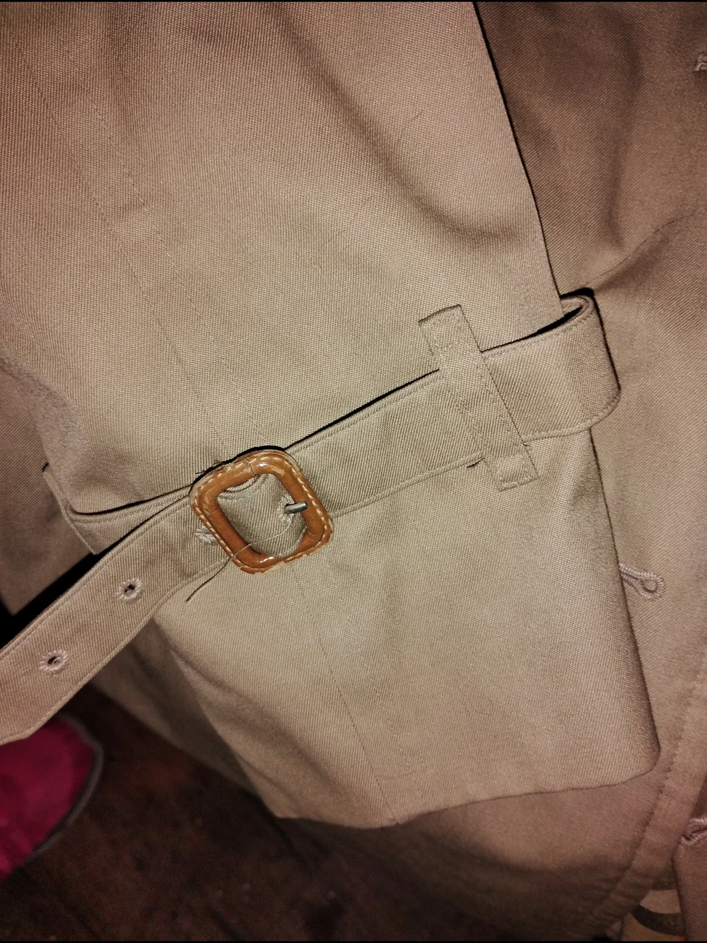 Vintage Burberry's Honey Beige Castleford Double-Breasted Trench Coat - Picture 5 of 10